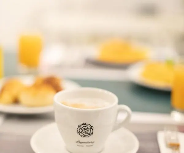 Legendary ホテル 3*