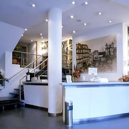 Legendary Hotel 3*