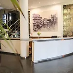 Hotel Legendary